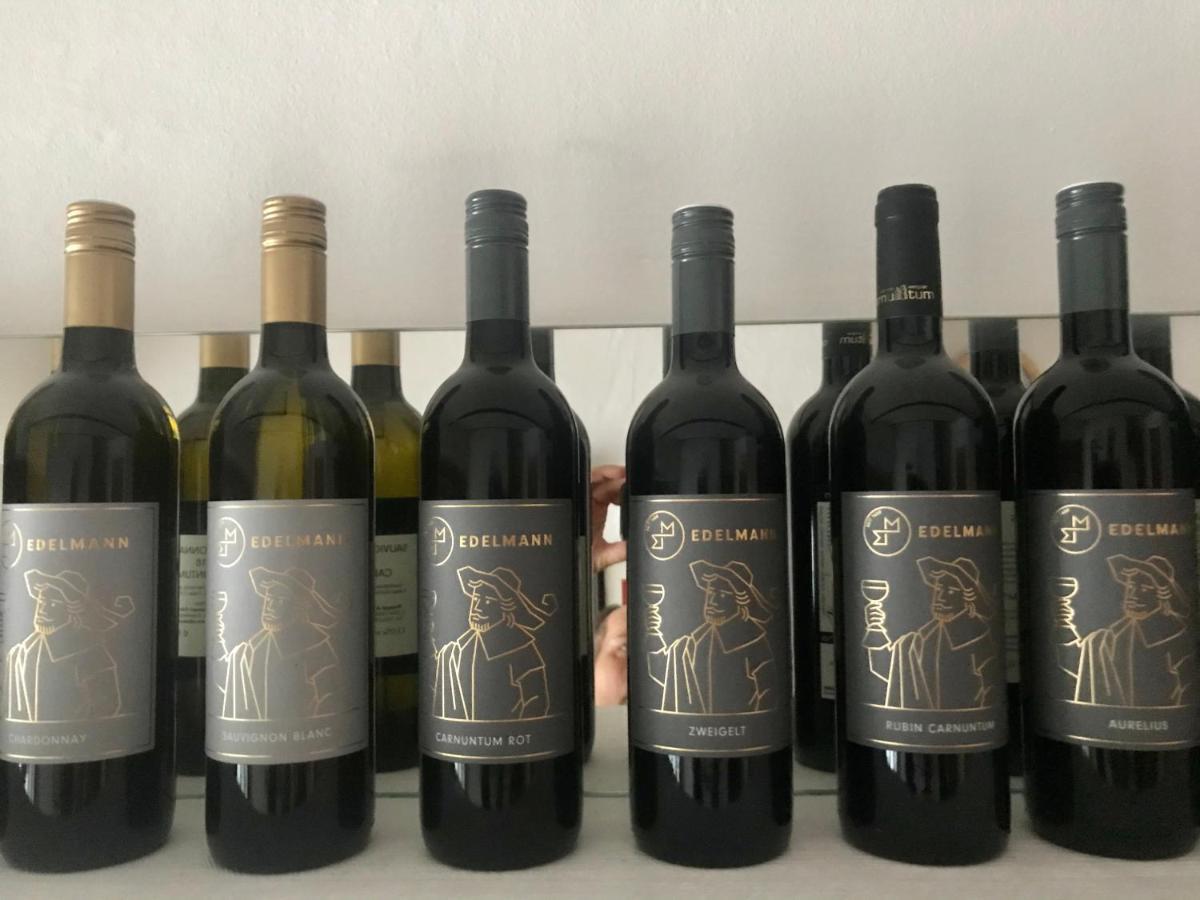 Weingut & Gastezimmer Edelmann Goettlesbrunn Bagian luar foto